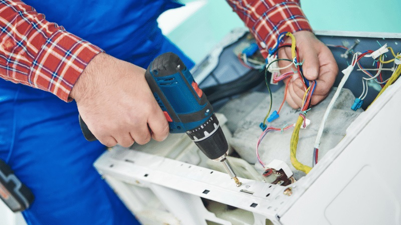 Gölmarmara Hotpoint Hotpoint çamaşır makinesi kart tamiri – Su almama arızası orijinal parça ile giderildi. - Teknik servis örneği